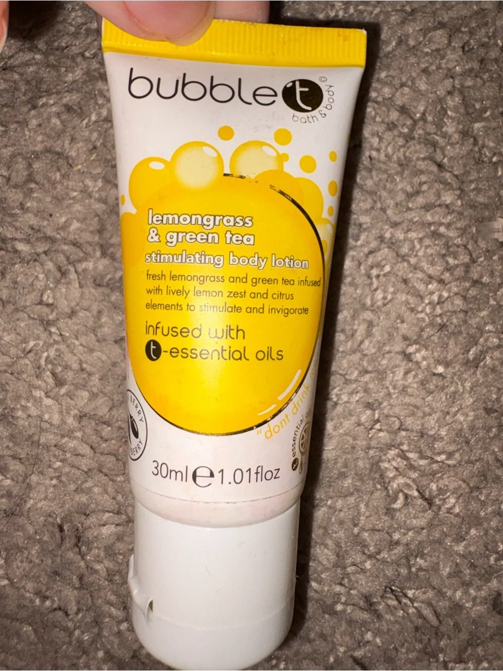Bubble T Lemongrass & Green Tea Body Lotion - Yellow/White
